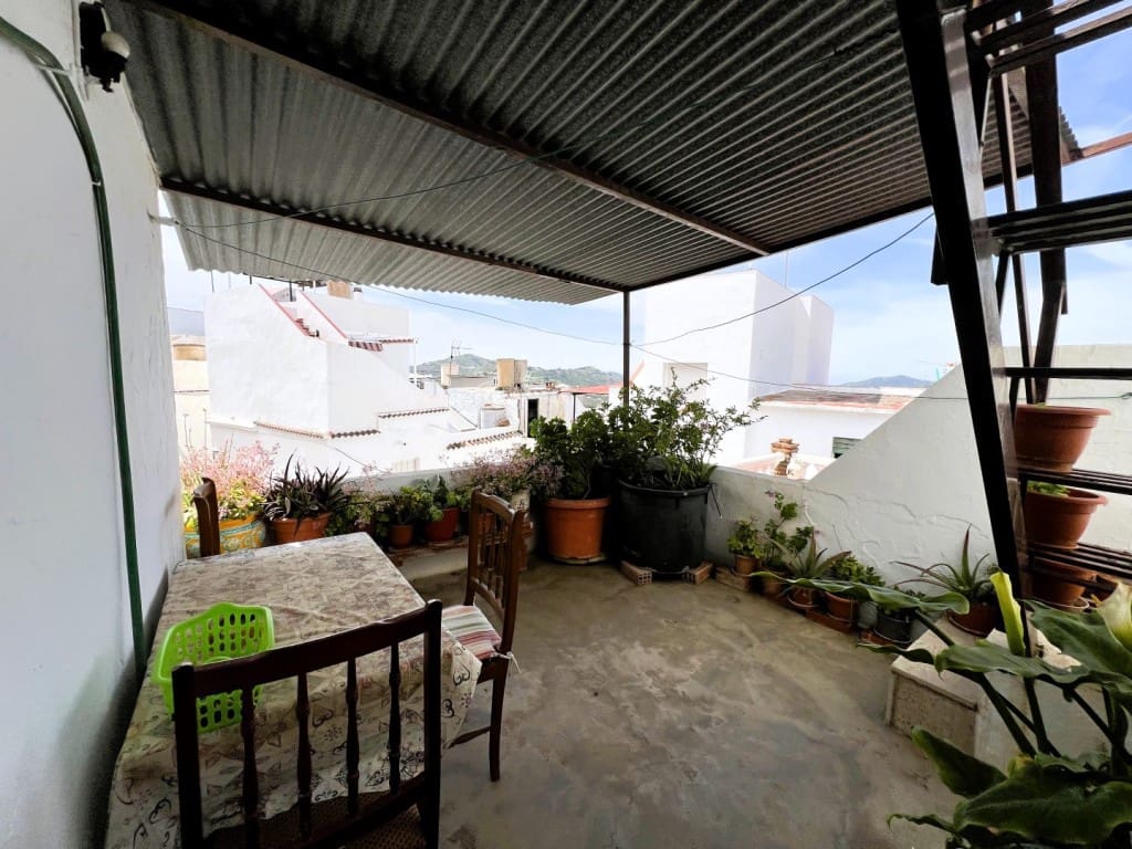 4 soveværelse Byhus til salg i Competa - € 170.000 (Ref: 8957001)