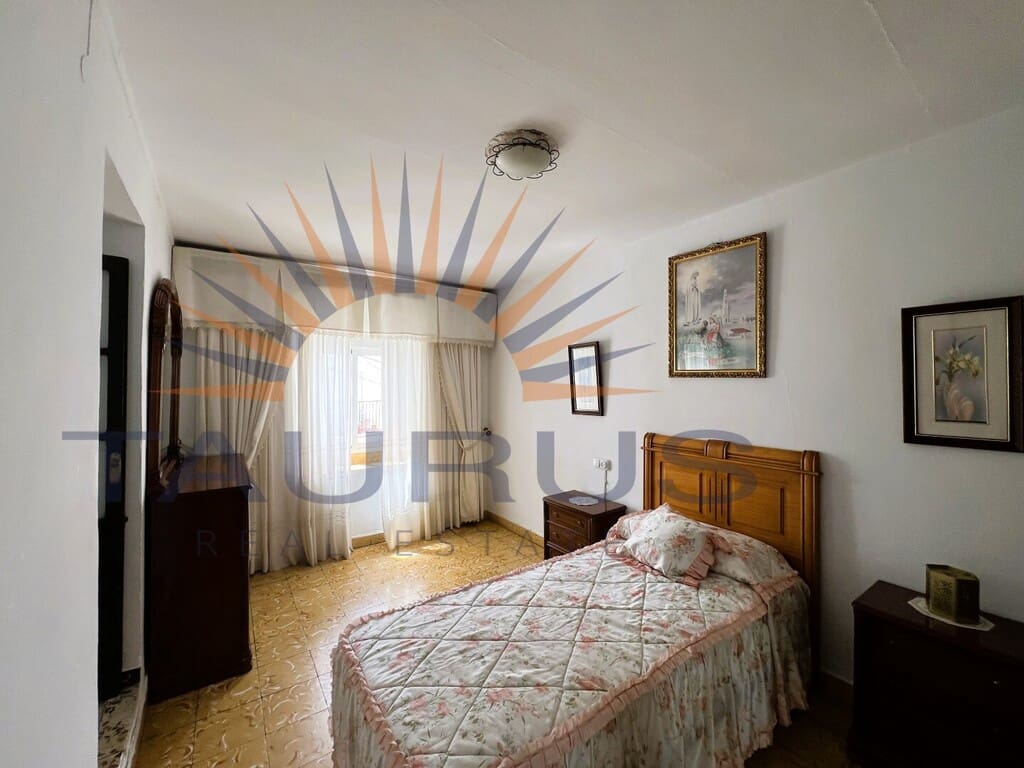 Casa de 4 habitaciones en Cómpeta en venta - 170.000 € (Ref: 8957001)