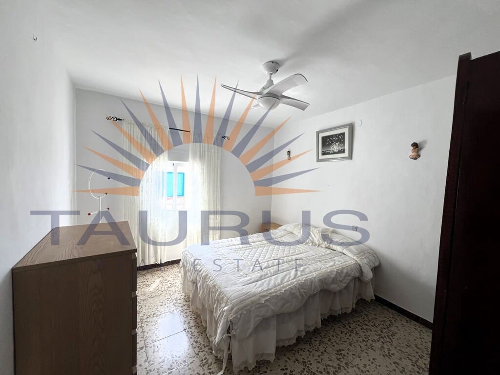 Casa de 4 habitaciones en Cómpeta en venta - 170.000 € (Ref: 8957001)