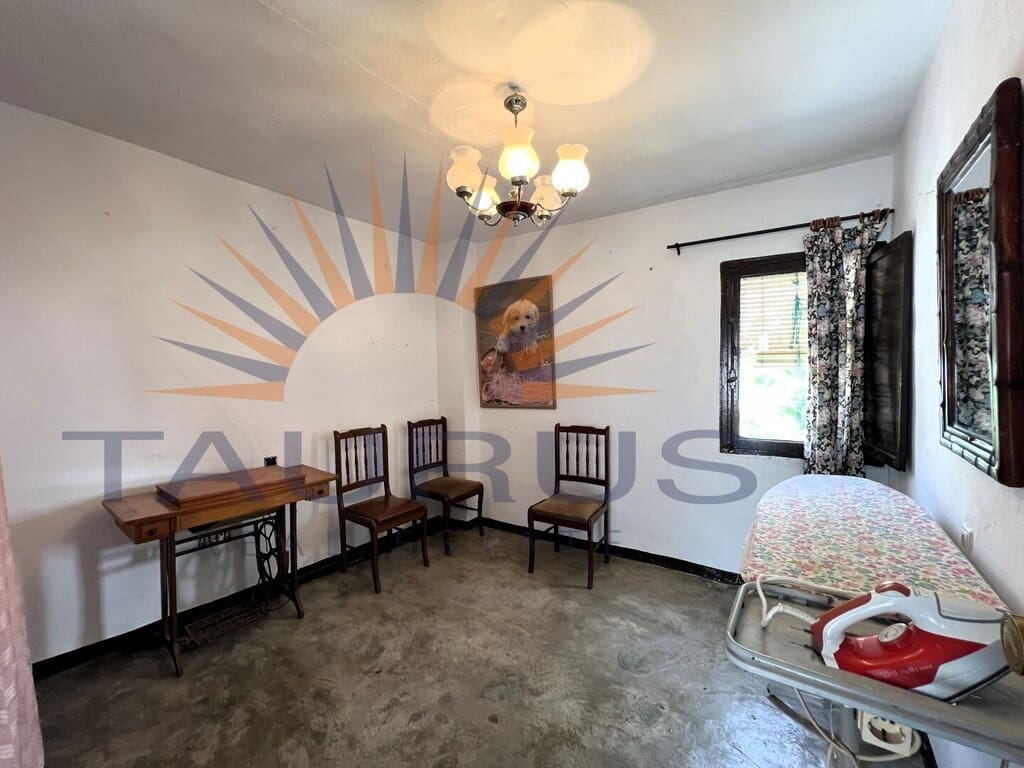Casa de 4 habitaciones en Cómpeta en venta - 170.000 € (Ref: 8957001)