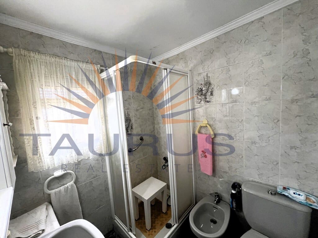 Casa de 4 habitaciones en Cómpeta en venta - 170.000 € (Ref: 8957001)