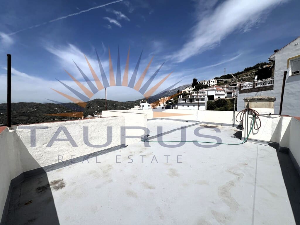 Casa de 4 habitaciones en Cómpeta en venta - 170.000 € (Ref: 8957001)