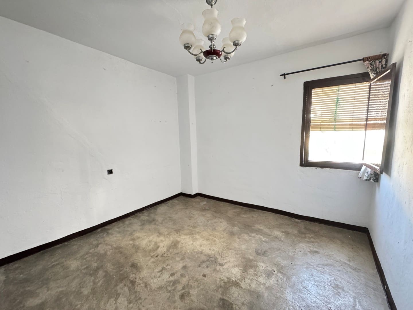 4 bedroom Townhouse for sale in Competa - € 170,000 (Ref: 8957001)
