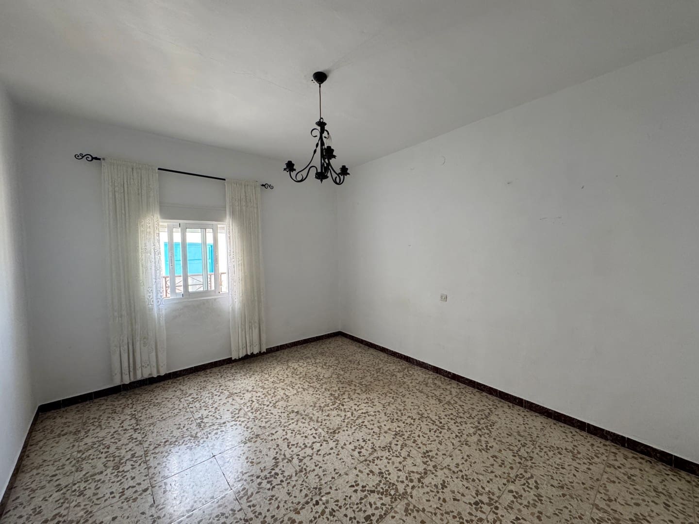 4 bedroom Townhouse for sale in Competa - € 170,000 (Ref: 8957001)