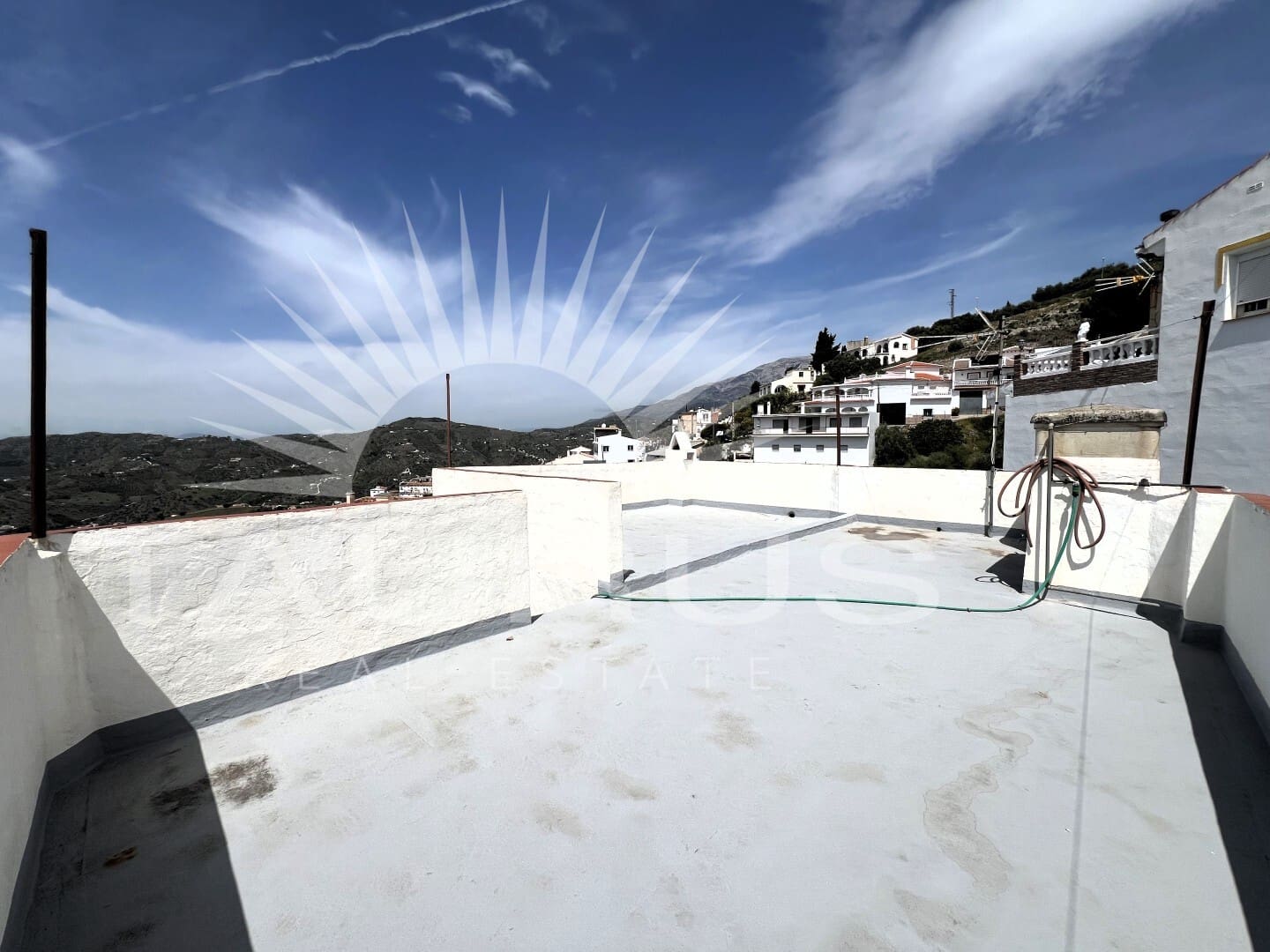 4 bedroom Townhouse for sale in Competa - € 170,000 (Ref: 8957001)