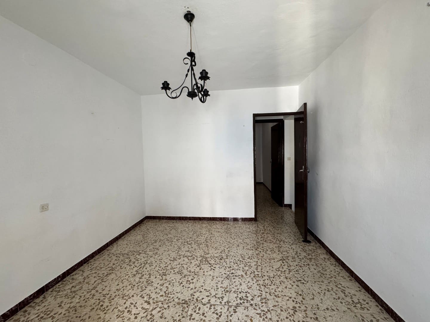 4 bedroom Townhouse for sale in Competa - € 170,000 (Ref: 8957001)