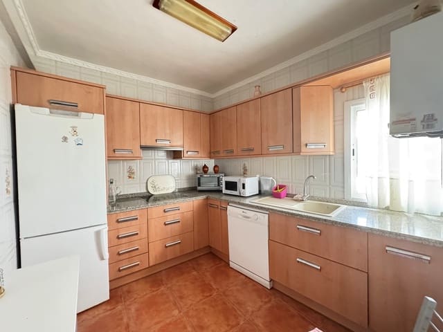 4 soveværelse Byhus til salg i Cómpeta - € 170.000 (Ref: 8957001)