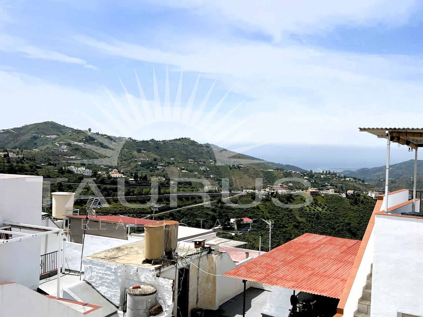 4 bedroom Townhouse for sale in Competa - € 170,000 (Ref: 8957001)
