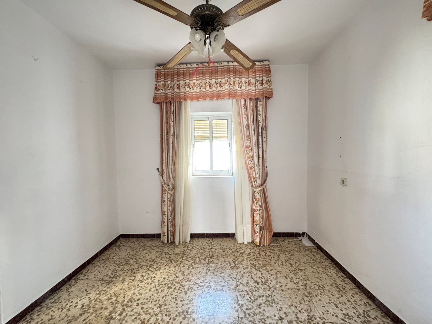 4 bedroom Townhouse for sale in Competa - € 170,000 (Ref: 8957001)