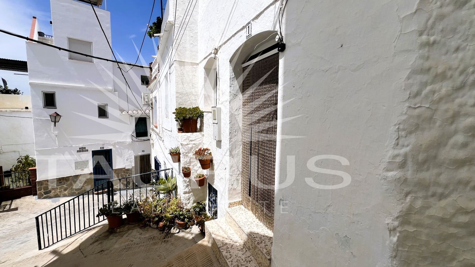 4 bedroom Townhouse for sale in Competa - € 170,000 (Ref: 8957001)