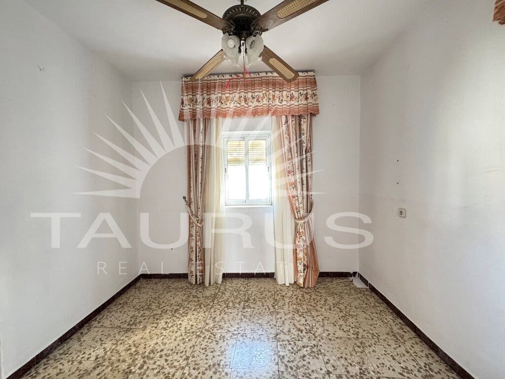 4 bedroom Townhouse for sale in Competa - € 170,000 (Ref: 8957001)