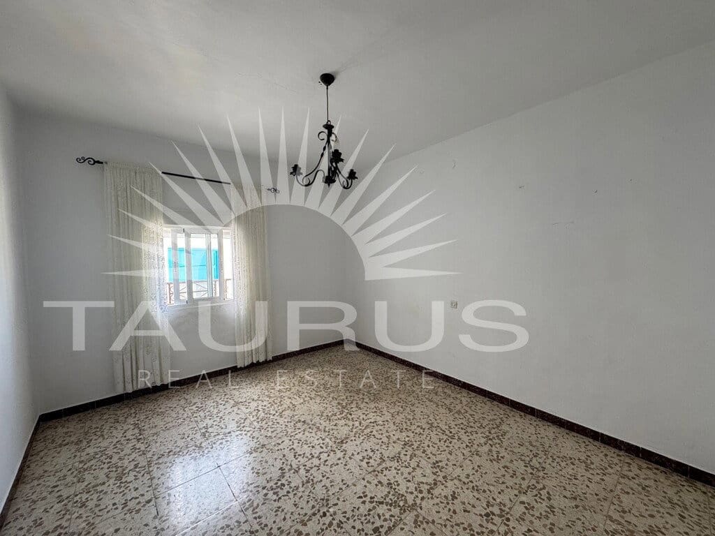 4 bedroom Townhouse for sale in Competa - € 170,000 (Ref: 8957001)