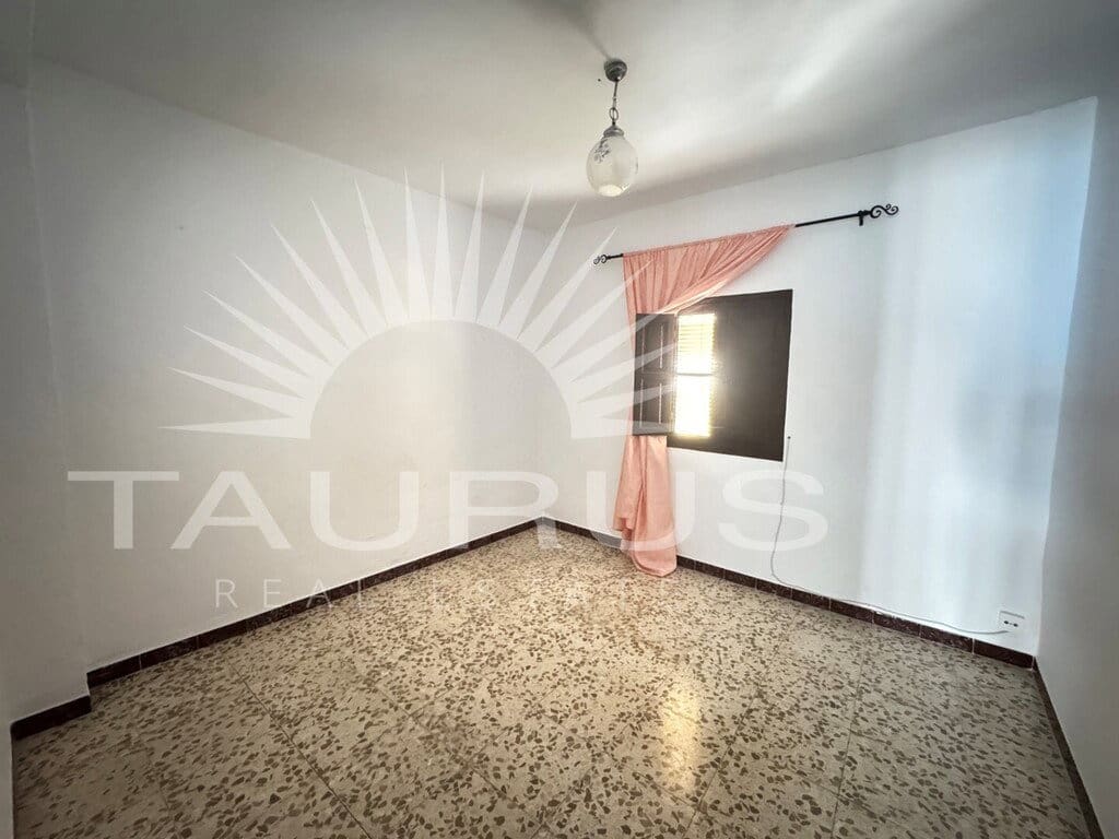 4 bedroom Townhouse for sale in Competa - € 170,000 (Ref: 8957001)