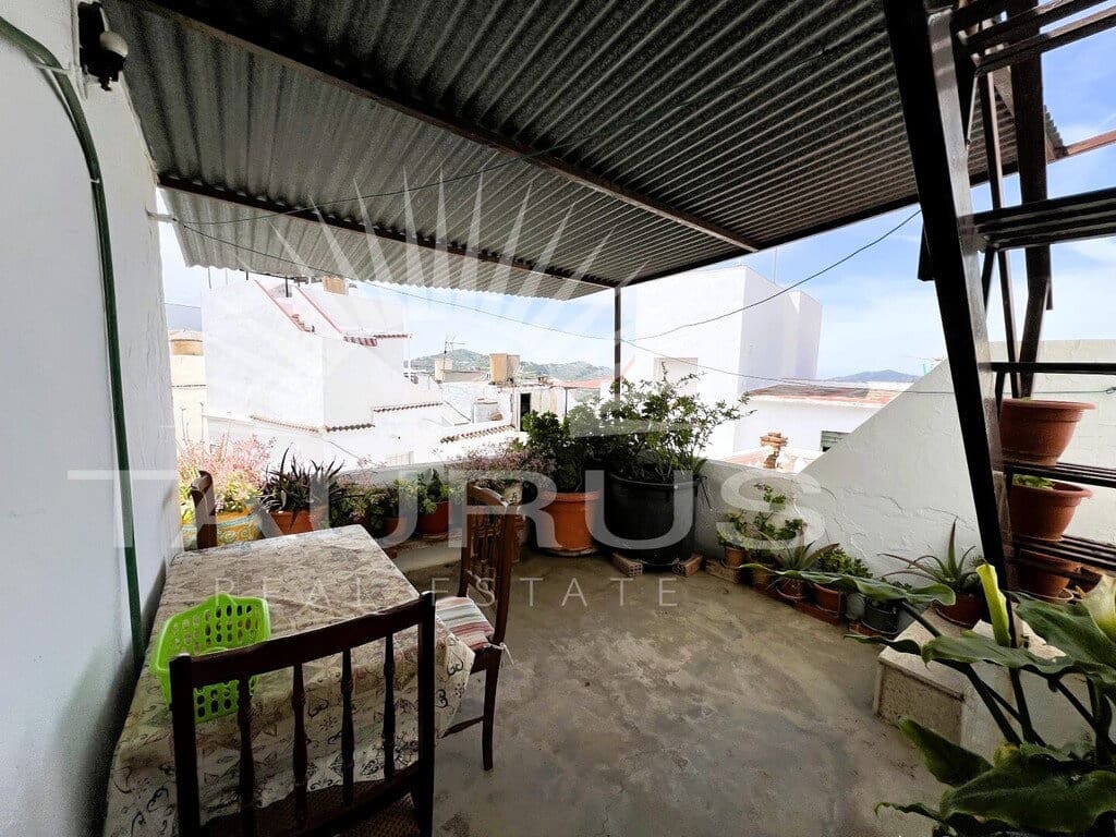 4 bedroom Townhouse for sale in Competa - € 170,000 (Ref: 8957001)