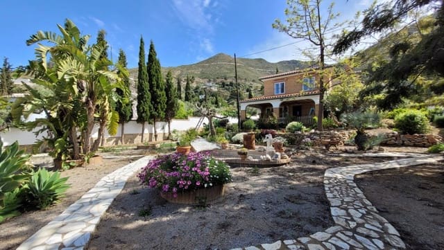 4 makuuhuone Omakotitalo myytävänä paikassa Cómpeta mukana uima-altaan 
autotalli - 599 000 € (Ref: 8970550)