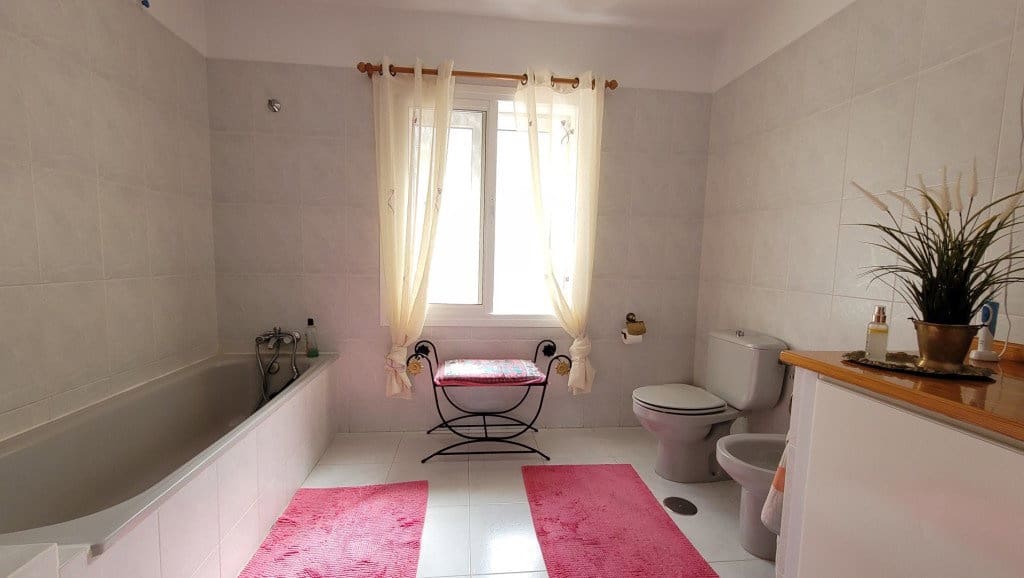 4 bedroom Townhouse for sale in Competa with pool garage - € 599,000 (Ref: 8970550)
