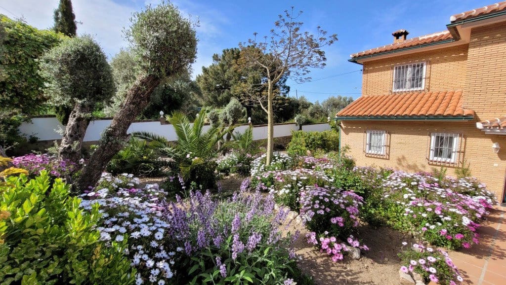 4 bedroom Townhouse for sale in Competa with pool garage - € 599,000 (Ref: 8970550)