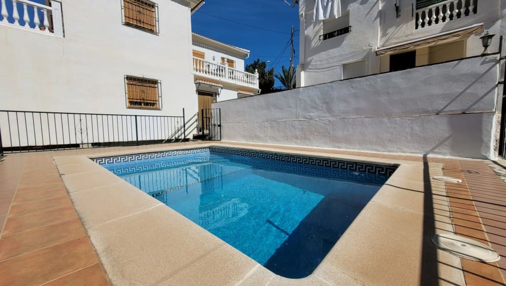 3 soveværelse Byhus til salg i Competa med swimmingpool - € 228.000 (Ref: 9014476)