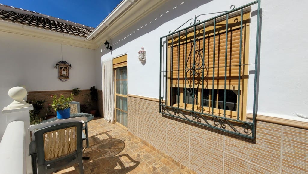 3 soveværelse Byhus til salg i Competa med swimmingpool - € 228.000 (Ref: 9014476)