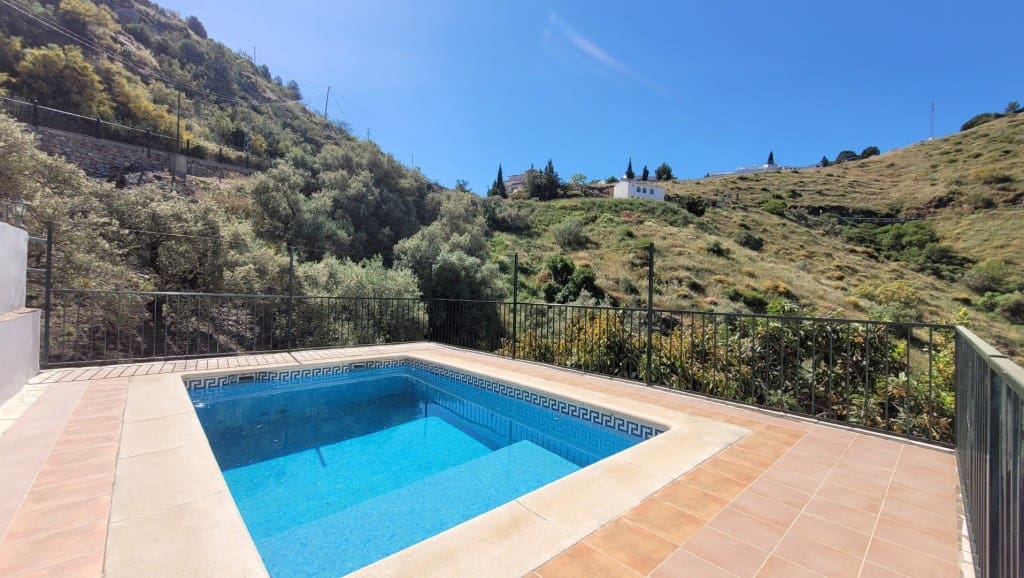 3 soveværelse Byhus til salg i Competa med swimmingpool - € 228.000 (Ref: 9014476)