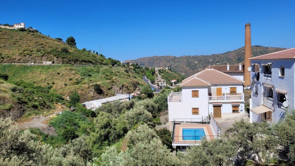 3 soveværelse Byhus til salg i Competa med swimmingpool - € 228.000 (Ref: 9014476)