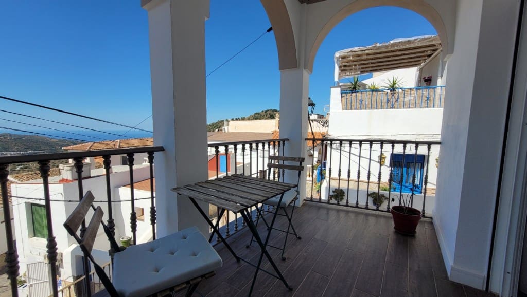 3 soveværelse Byhus til salg i Corumbela med garage - € 220.000 (Ref: 9014477)