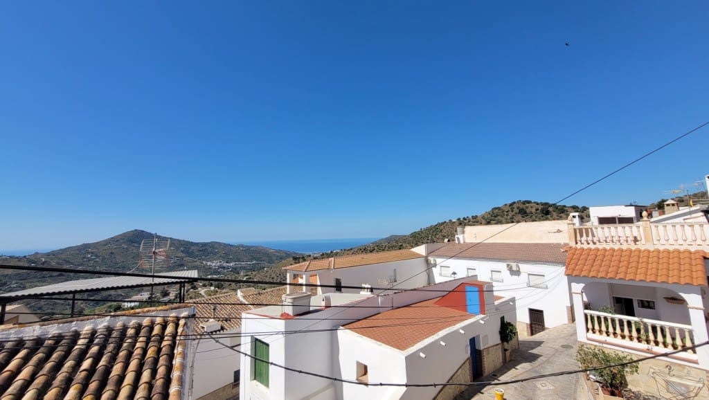 3 soveværelse Byhus til salg i Corumbela med garage - € 220.000 (Ref: 9014477)