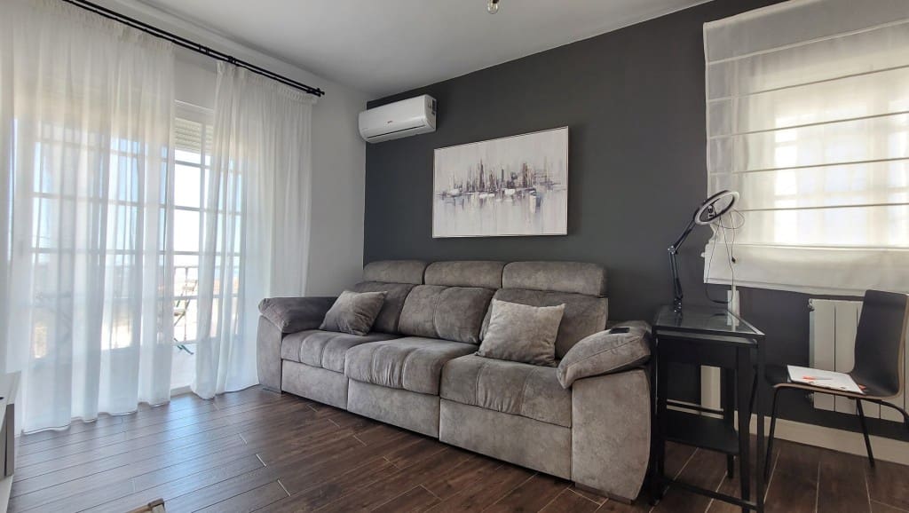 3 soveværelse Byhus til salg i Corumbela med garage - € 220.000 (Ref: 9014477)