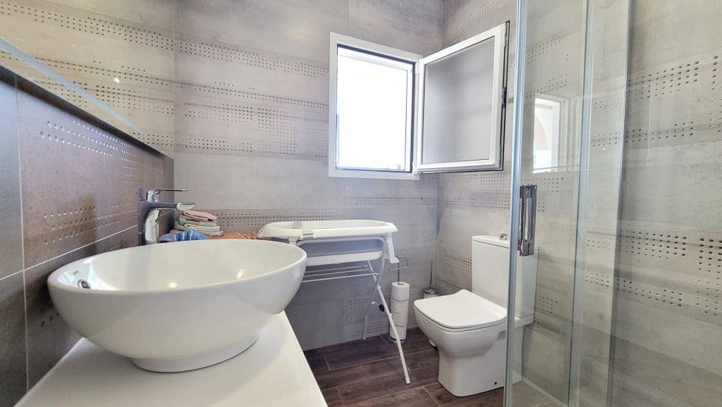 3 bedroom Townhouse for sale in Sayalonga with garage - € 220,000 (Ref: 9014477)