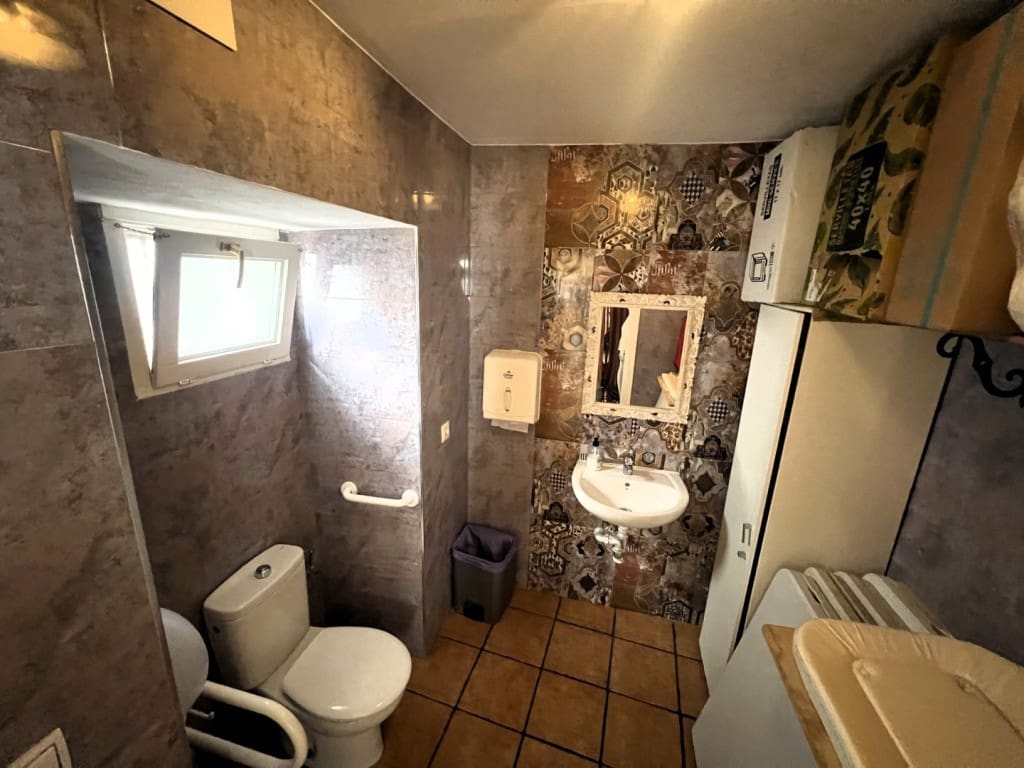 Kommersiell til salgs i Competa - € 600 000 (Ref: 9017276)