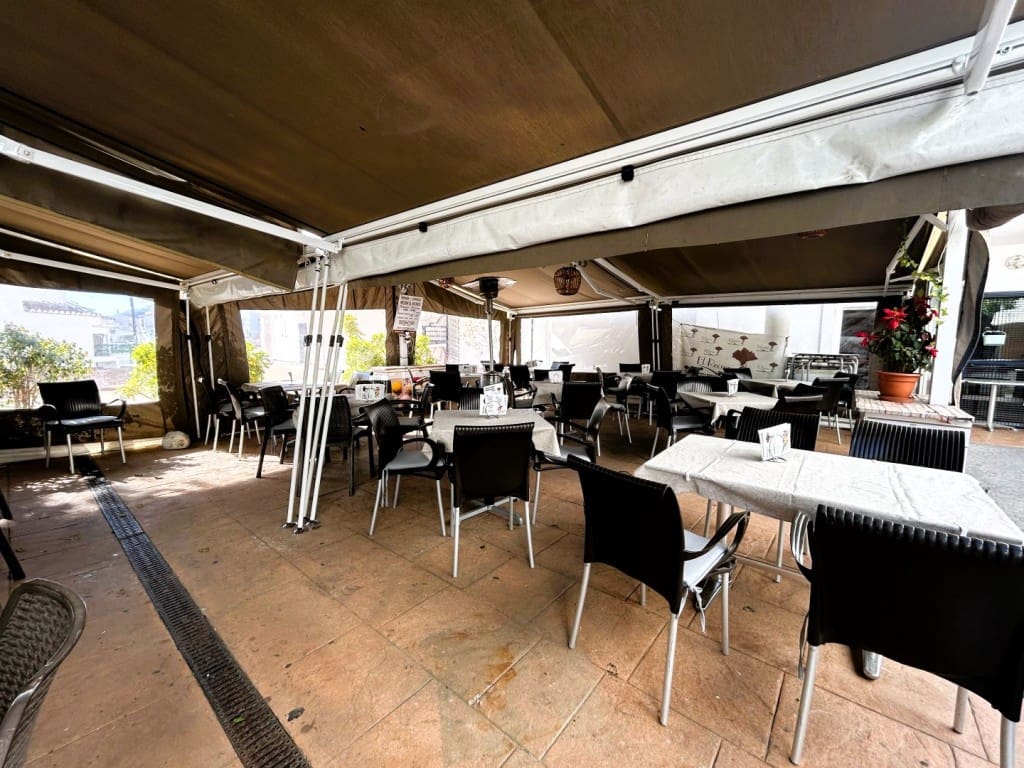 Kommersiell til salgs i Competa - € 600 000 (Ref: 9017276)