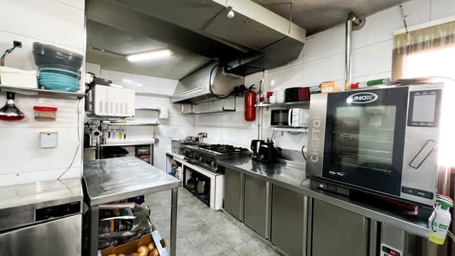 Commercieel te koop in Cómpeta - € 600.000 (Ref: 9017276)