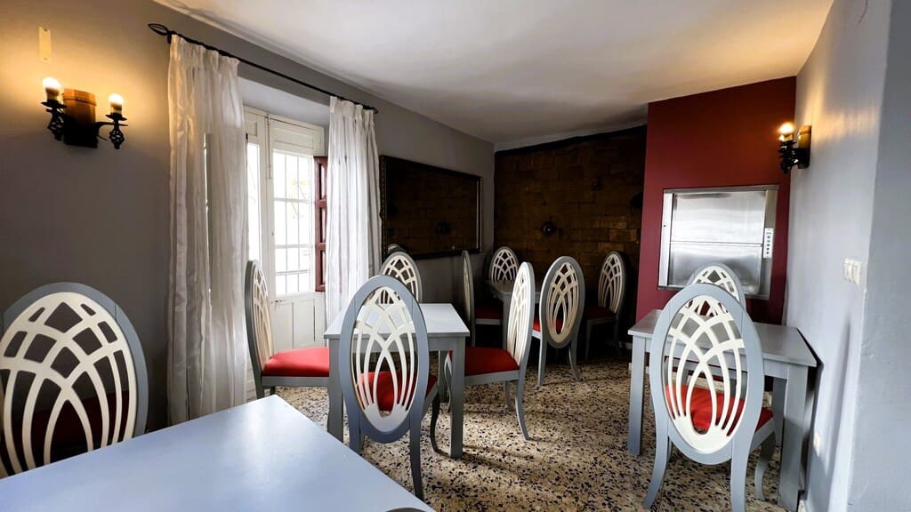 Commercial for sale in Competa - € 600,000 (Ref: 9017276)