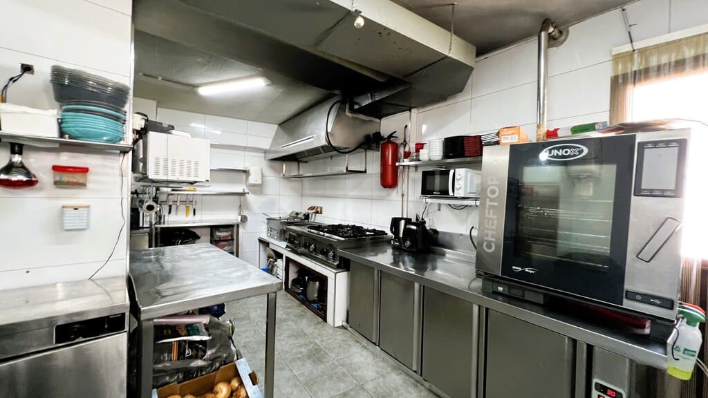 Commercial for sale in Competa - € 600,000 (Ref: 9017276)