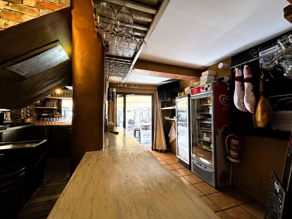 Commercial for sale in Competa - € 600,000 (Ref: 9017276)
