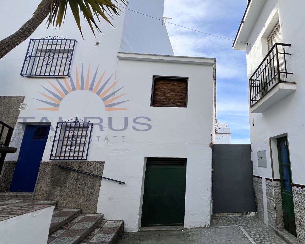 Hus til salgs i Competa - € 58 000 (Ref: 9017278)