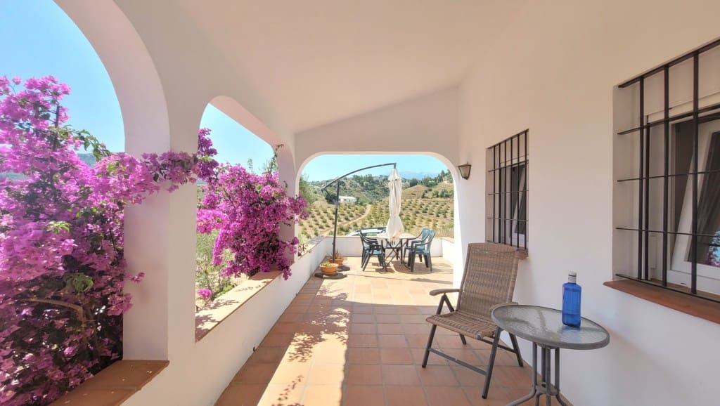 5 soveværelse Villa til salg i Competa med swimmingpool garage - € 395.000 (Ref: 9037028)