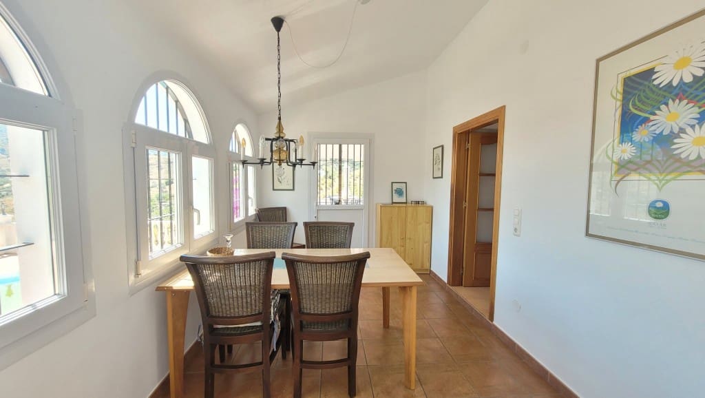 5 soveværelse Villa til salg i Competa med swimmingpool garage - € 395.000 (Ref: 9037028)