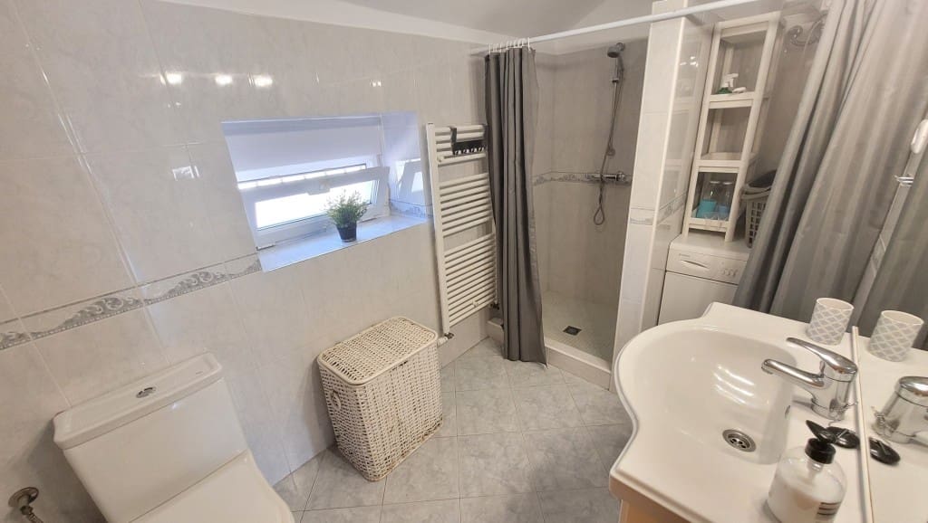 5 soveværelse Villa til salg i Competa med swimmingpool garage - € 395.000 (Ref: 9037028)