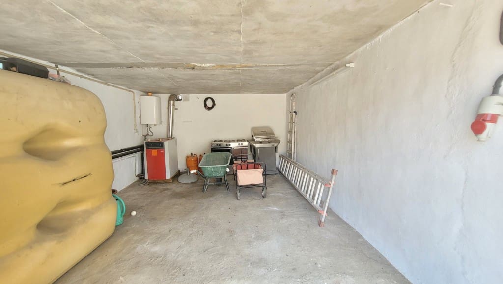 5 soveværelse Villa til salg i Competa med swimmingpool garage - € 395.000 (Ref: 9037028)