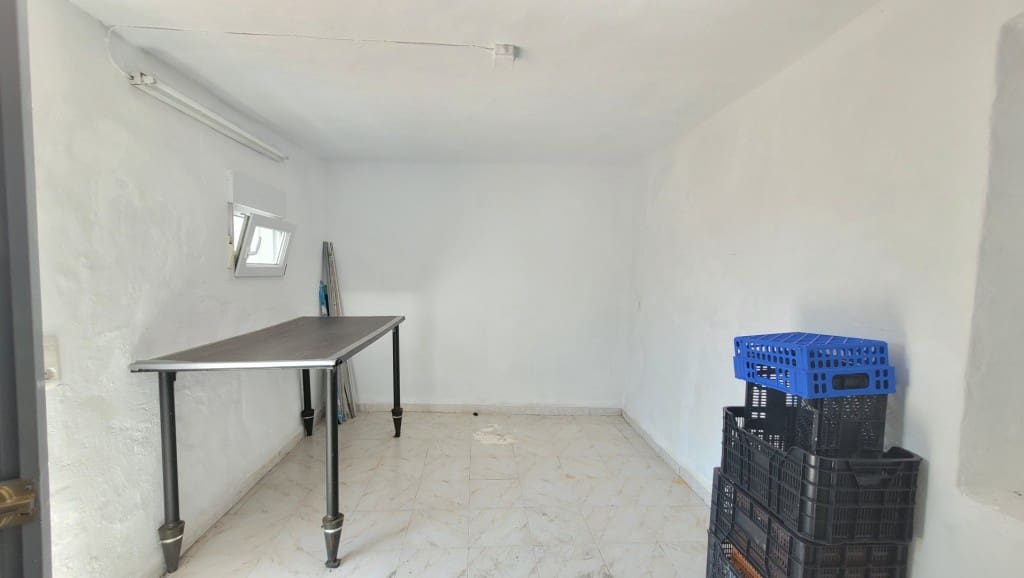 5 soveværelse Villa til salg i Competa med swimmingpool garage - € 395.000 (Ref: 9037028)