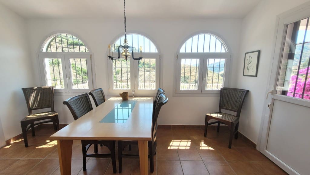 5 soveværelse Villa til salg i Competa med swimmingpool garage - € 395.000 (Ref: 9037028)