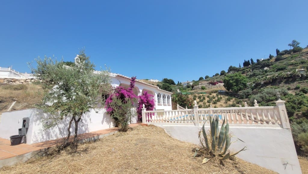 5 soveværelse Villa til salg i Competa med swimmingpool garage - € 395.000 (Ref: 9037028)