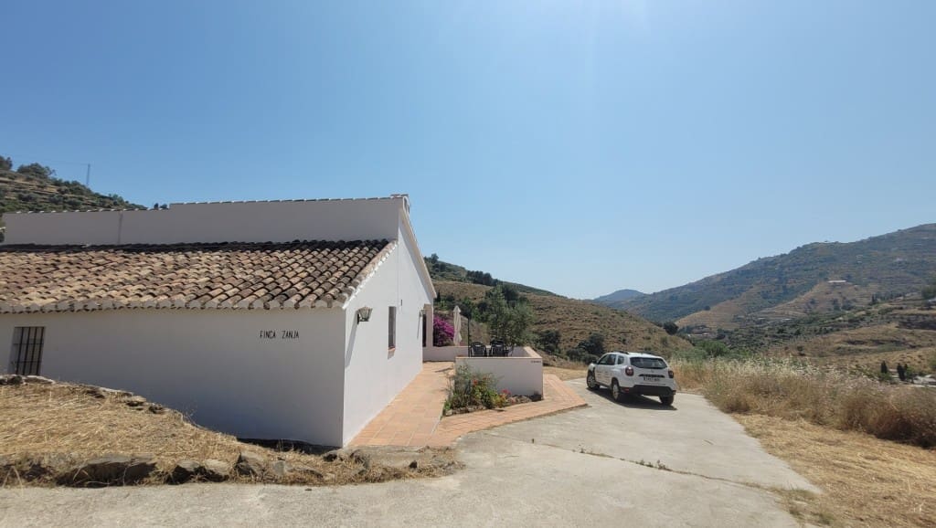 5 soveværelse Villa til salg i Competa med swimmingpool garage - € 395.000 (Ref: 9037028)