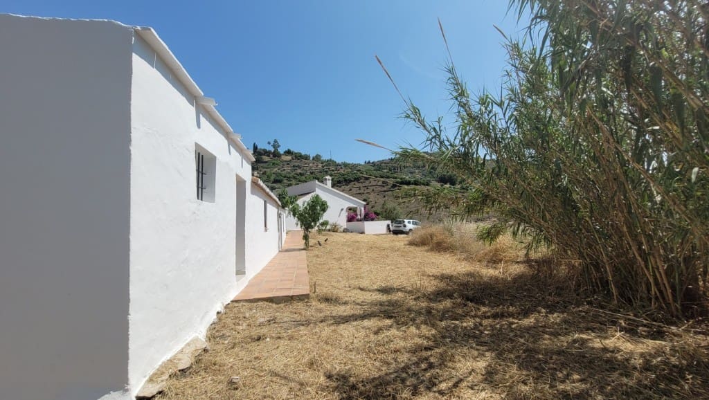 5 soveværelse Villa til salg i Competa med swimmingpool garage - € 395.000 (Ref: 9037028)