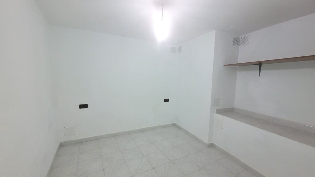 6 soveværelse Byhus til salg i Canillas de Albaida - € 139.950 (Ref: 9085451)