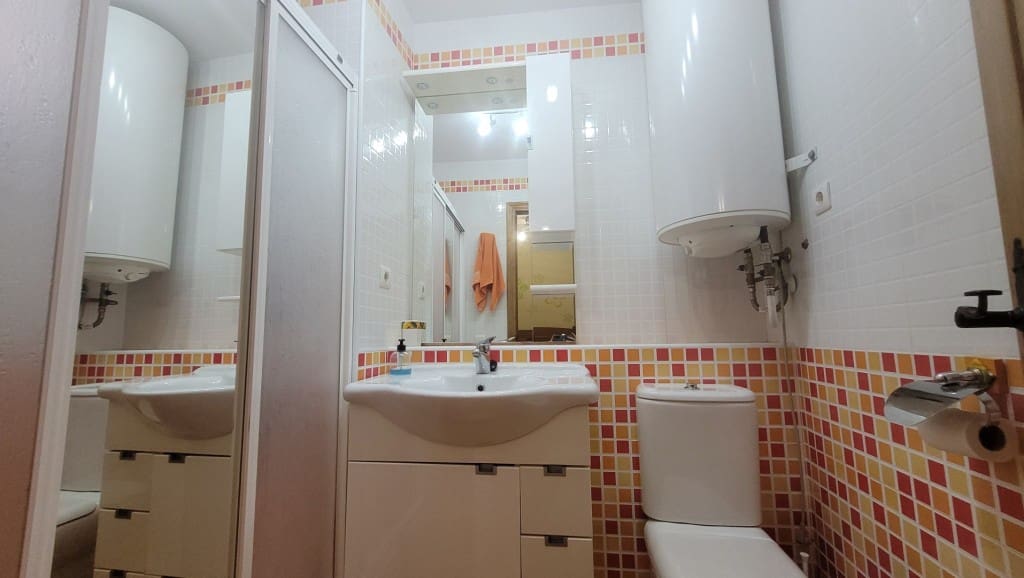 6 soveværelse Byhus til salg i Canillas de Albaida - € 139.950 (Ref: 9085451)