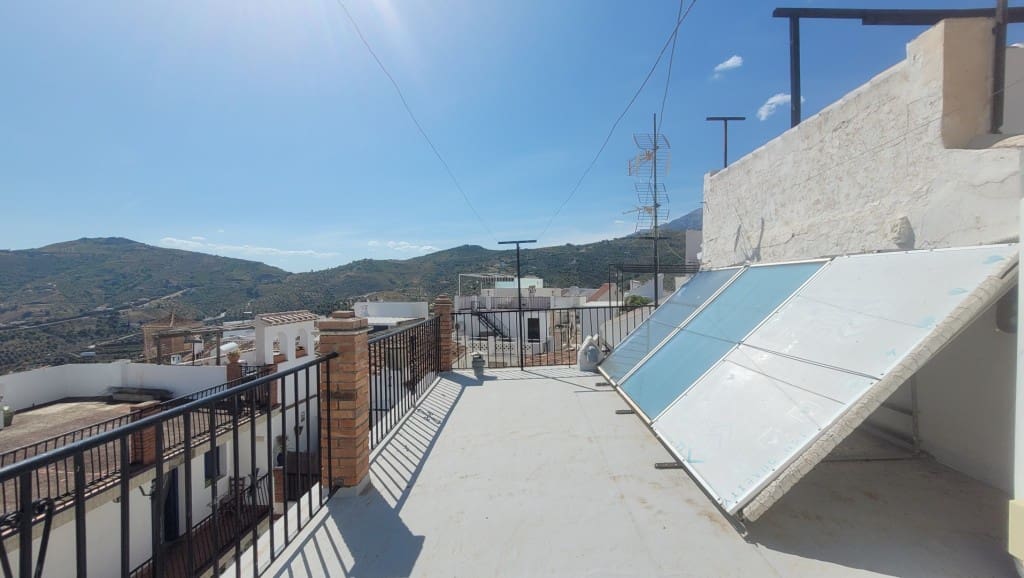 6 soveværelse Byhus til salg i Canillas de Albaida - € 139.950 (Ref: 9085451)