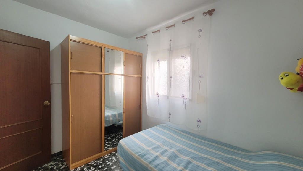 6 soveværelse Byhus til salg i Canillas de Albaida - € 139.950 (Ref: 9085451)