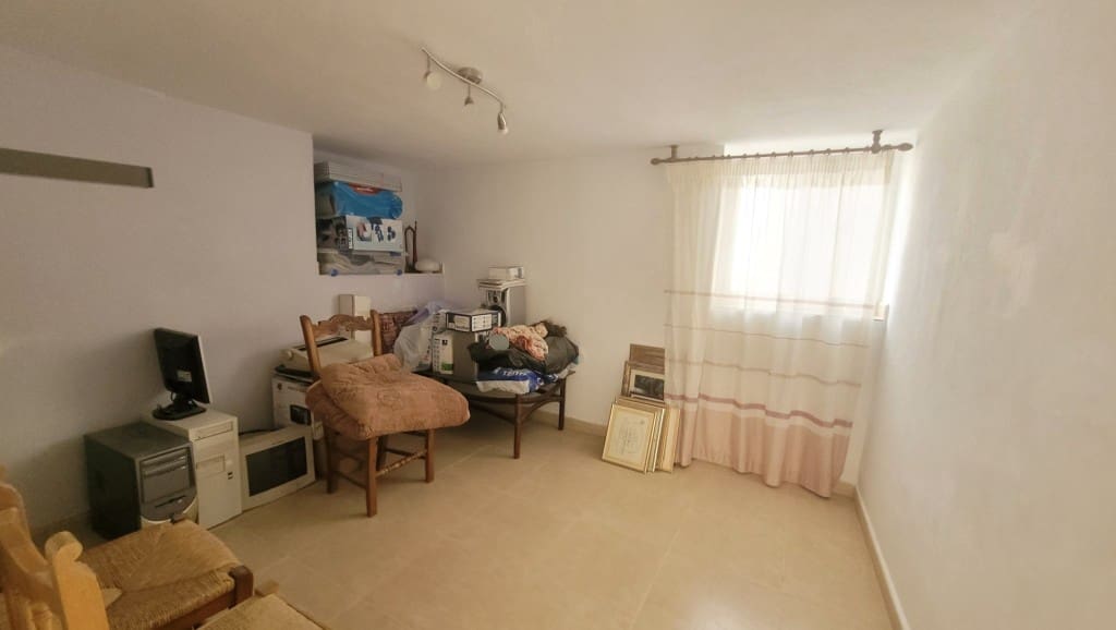 6 soveværelse Byhus til salg i Canillas de Albaida - € 139.950 (Ref: 9085451)